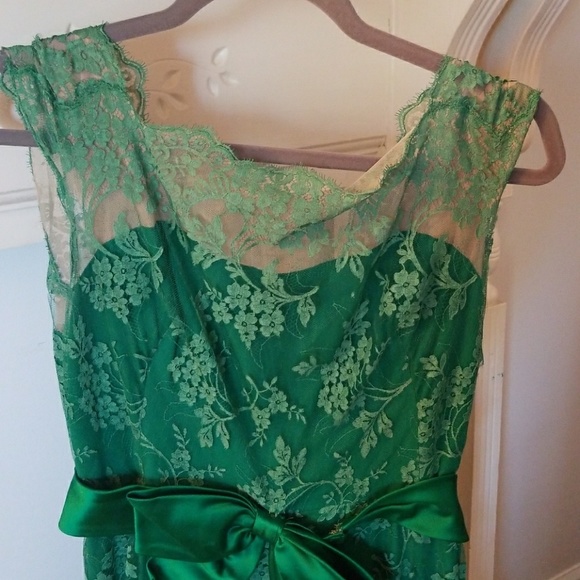 VTG GORGEOUS emerald lace gown - Picture 2 of 8